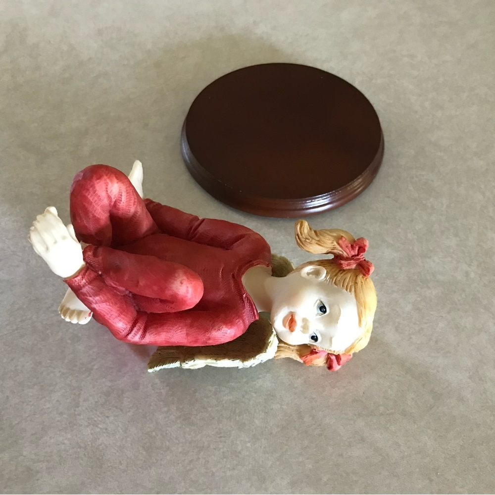 Charming Angel Figurine in Red Attire - Picture 9 of 10